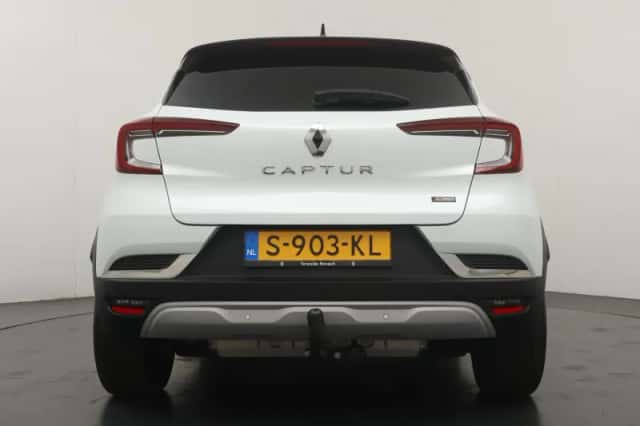 Renault Captur (2023) thumbnail 4