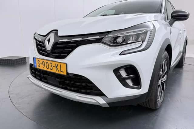 Renault Captur (2023) thumbnail 31
