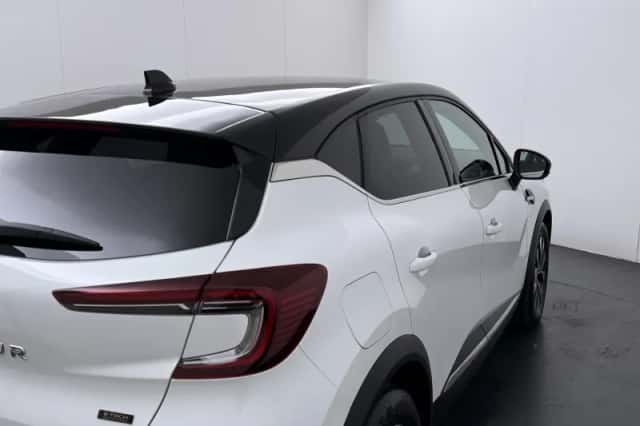 Renault Captur (2023) thumbnail 35