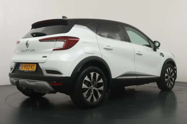 Renault Captur (2023) thumbnail 5