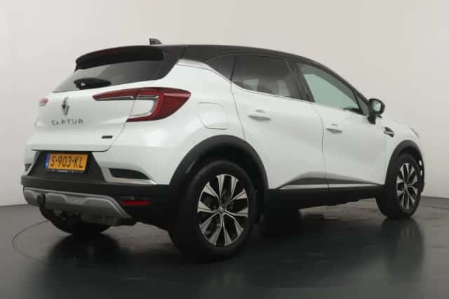 Renault Captur (2023) thumbnail 5
