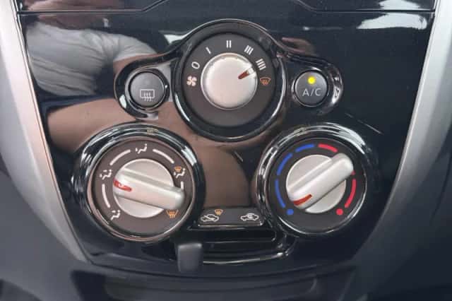 Nissan Note (2017) thumbnail 17