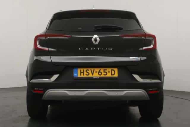 Renault Captur (2021) thumbnail 4