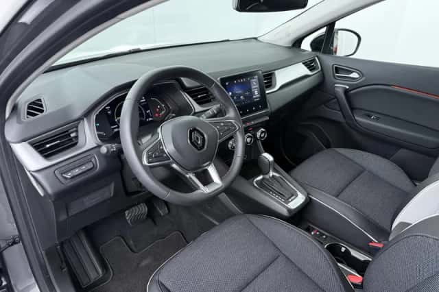 Renault Captur (2022) thumbnail 9