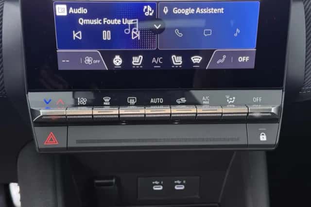 Renault Captur (2024) thumbnail 17