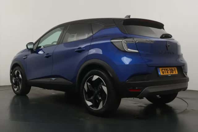 Renault Captur (2024) thumbnail 3