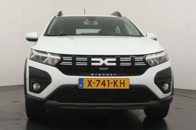 Dacia Sandero Stepway (2023) thumbnail 8
