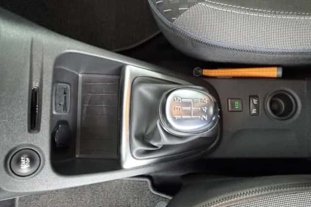 Renault Captur (2017) thumbnail 19