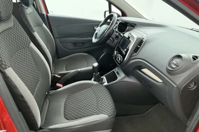Renault Captur (2017) thumbnail 27