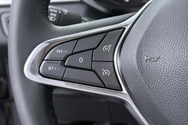 Renault Captur (2024) thumbnail 22