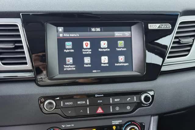 Kia Niro (2017) thumbnail 11