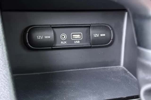 Kia Niro (2017) thumbnail 18