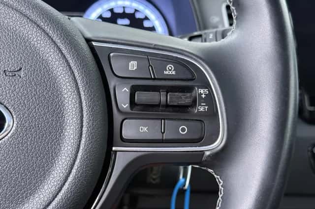 Kia Niro (2017) thumbnail 21