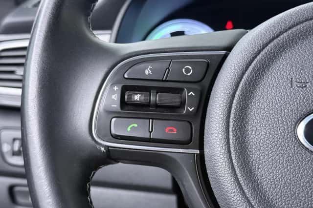 Kia Niro (2017) thumbnail 22