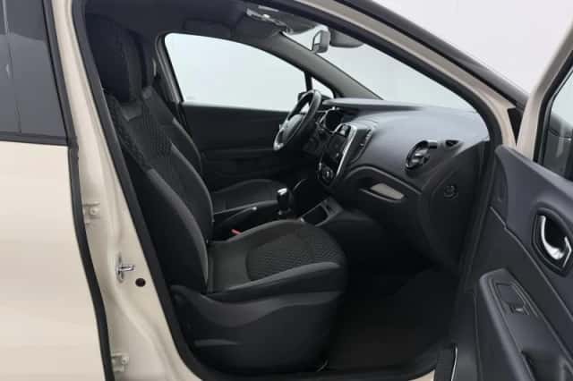 Renault Captur (2019) thumbnail 27