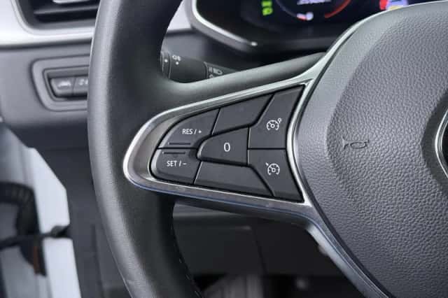 Renault Captur (2022) thumbnail 22