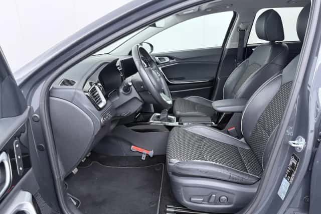 Kia Ceed Sportswagon (2024) thumbnail 13