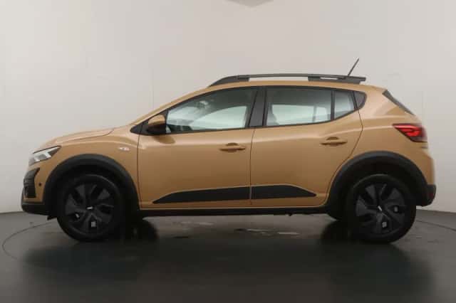 Dacia Sandero Stepway (2024) thumbnail 2