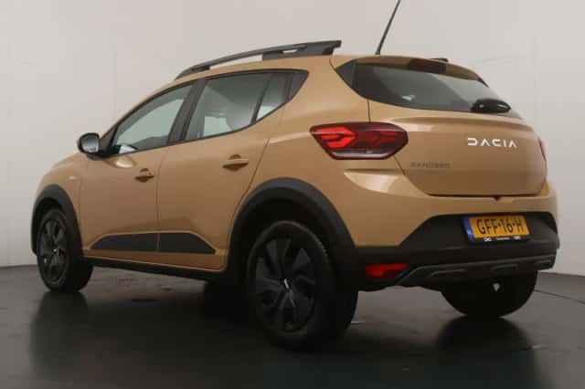Dacia Sandero Stepway (2024) thumbnail 3
