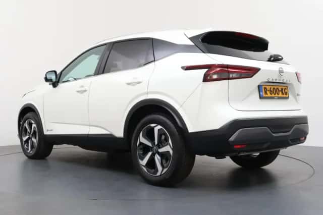 Nissan Qashqai (2022) thumbnail 3