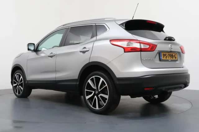 Nissan Qashqai (2017) thumbnail 3