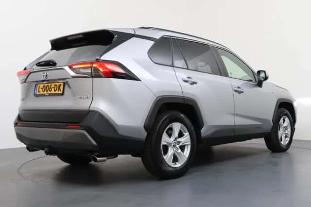 Toyota RAV4 (2020) thumbnail 5