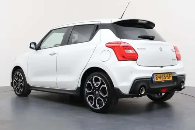 Suzuki Swift (2023) thumbnail 3