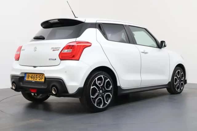 Suzuki Swift (2023) thumbnail 5