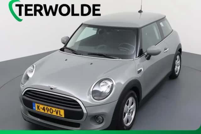 MINI One (2021) thumbnail 1