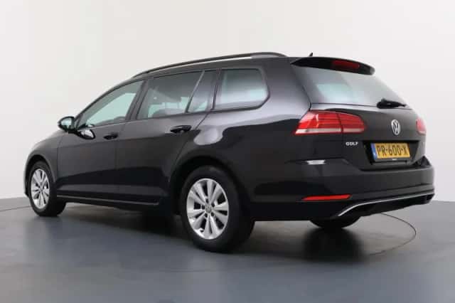 Volkswagen Golf (2017) thumbnail 3