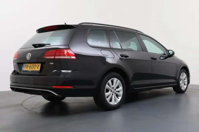Volkswagen Golf (2017) thumbnail 5