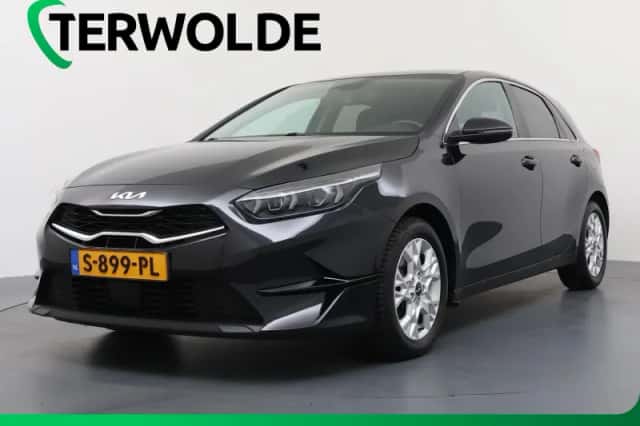 Kia Ceed (2023) thumbnail 1