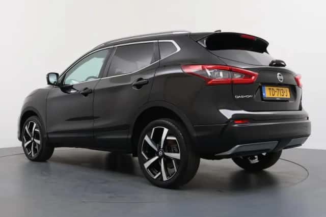 Nissan Qashqai (2018) thumbnail 3