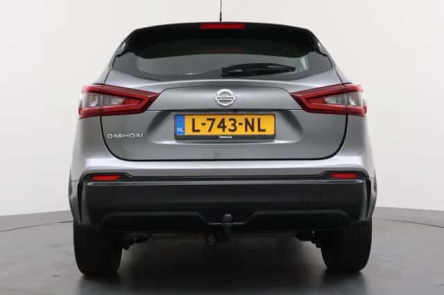 Nissan Qashqai (2021) thumbnail 4