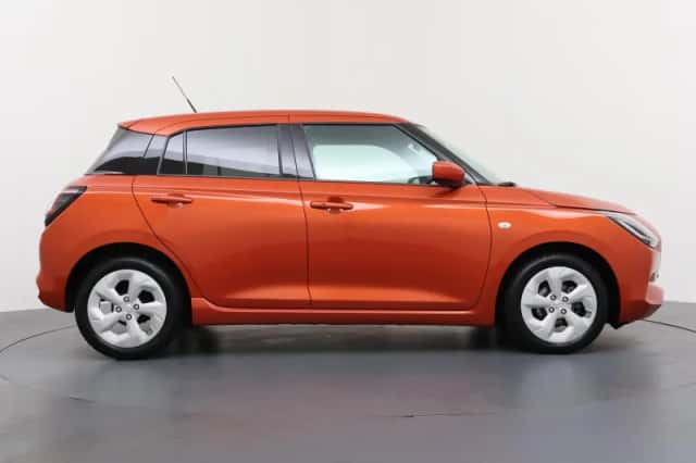 Suzuki Swift (2025) thumbnail 6
