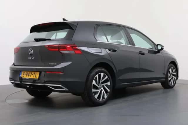 Volkswagen Golf (2020) thumbnail 5