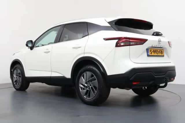 Nissan Qashqai (2023) thumbnail 3