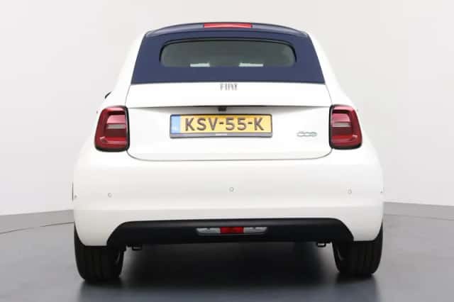 Fiat 500C (2023) thumbnail 4