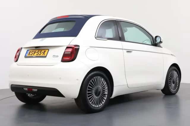 Fiat 500C (2023) thumbnail 5