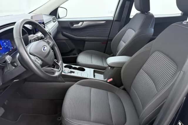 Ford Kuga (2022) thumbnail 13