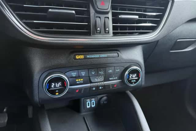 Ford Kuga (2022) thumbnail 17