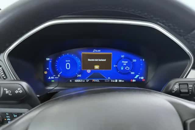 Ford Kuga (2022) thumbnail 10