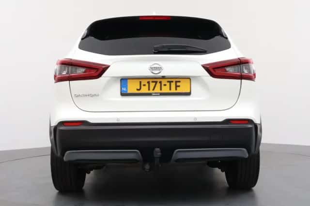 Nissan Qashqai (2021) thumbnail 4