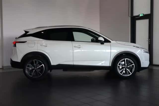 Nissan Qashqai (2023) thumbnail 5