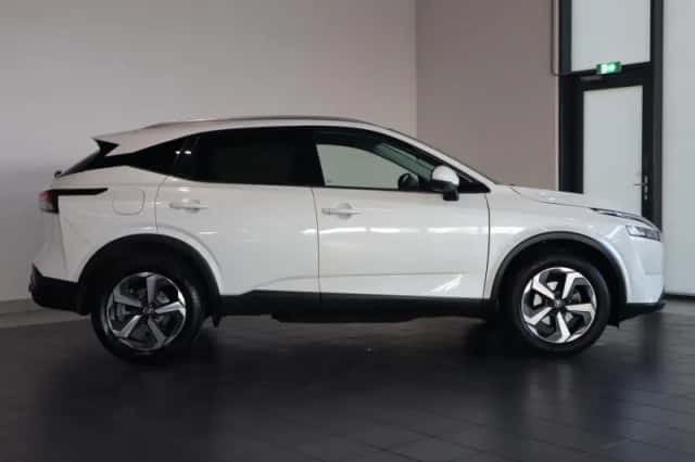 Nissan Qashqai (2022) thumbnail 5
