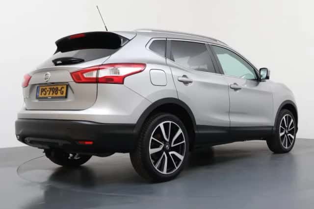 Nissan Qashqai (2017) thumbnail 5