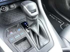 Toyota RAV4 (2020) thumbnail 17