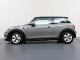 MINI One (2021) thumbnail 2