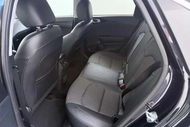 Kia Ceed (2023) thumbnail 14