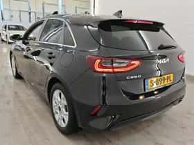 Kia Ceed (2023) thumbnail 3